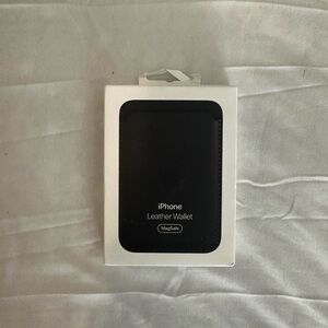 Apple iPhone Leather Wallet with MagSafe - Black